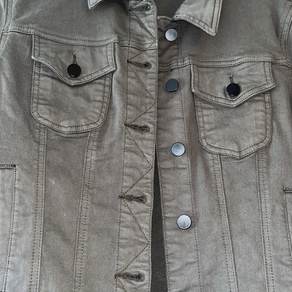 Green button up jacket - Picture 4 of 4